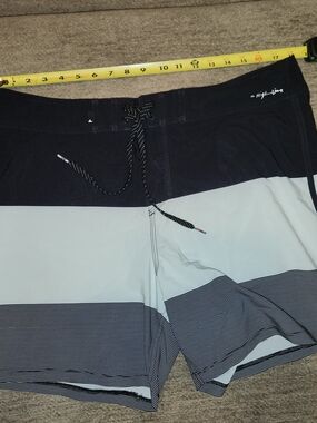 Quiksilver Surfsilk Tijuana boardshorts Size 36